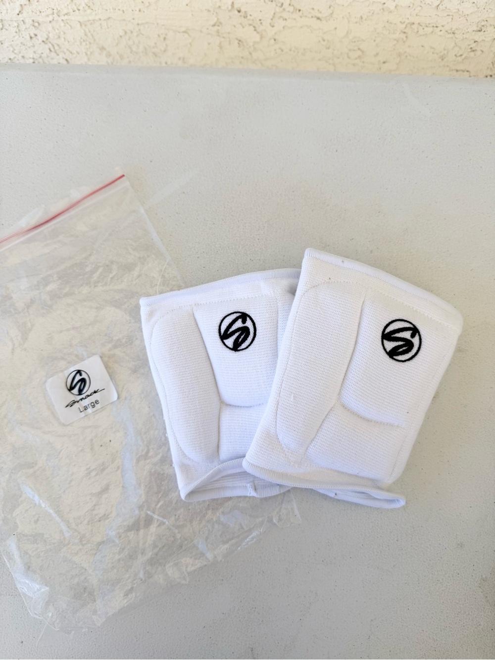 Volleyball knee pads